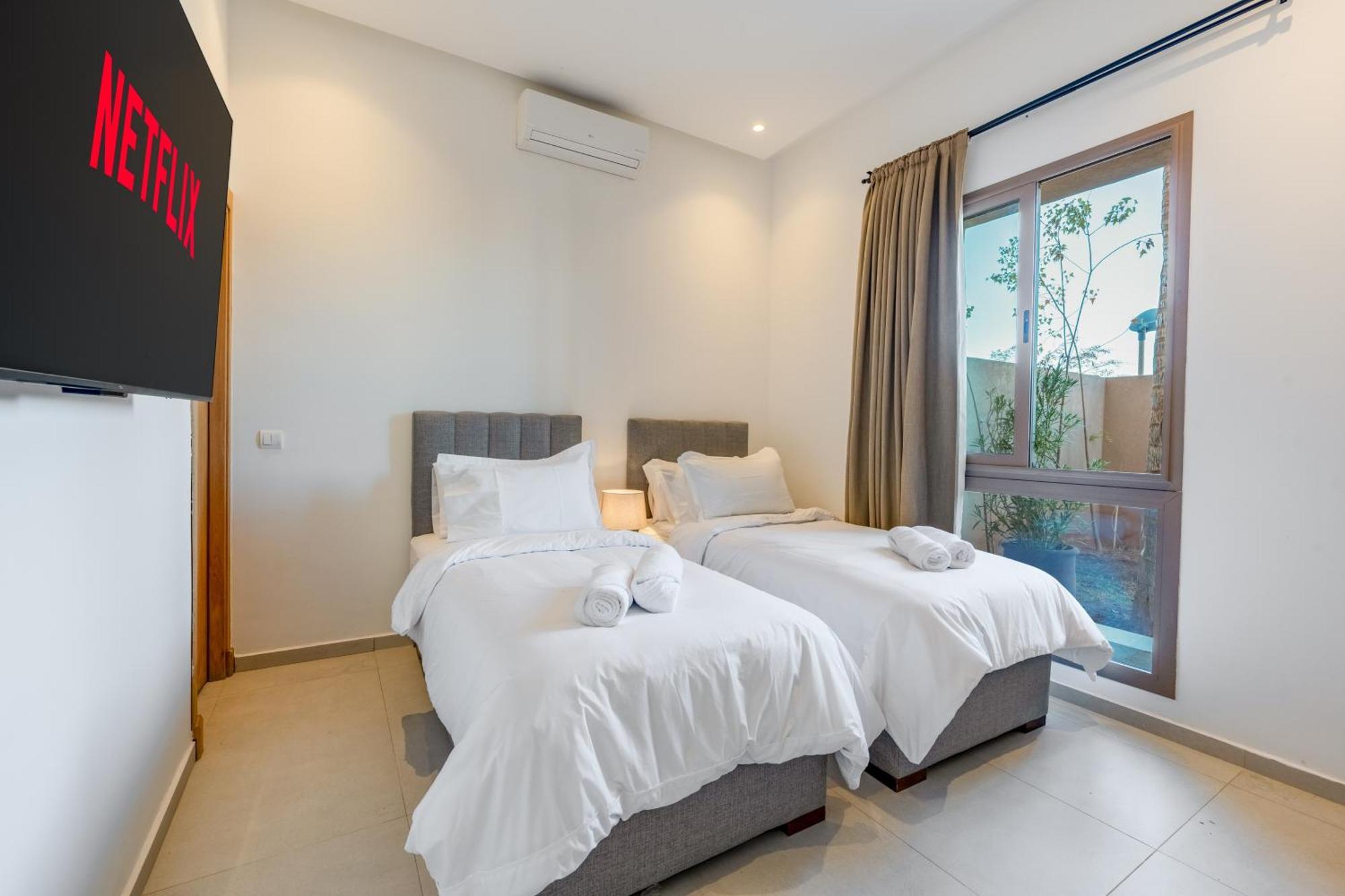 Dar Yas, A 20min Du Centre Avec Piscine Chauffee, Cuisiniere, Chauffeur, Air Hockey, Ping-pong & Jeux De Societe Villa