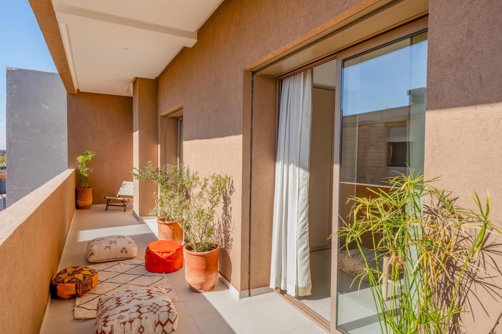 Villa Dar Yas, A 20min Du Centre Avec Piscine Chauffee, Cuisiniere, Chauffeur, Air Hockey, Ping-pong & Jeux De Societe