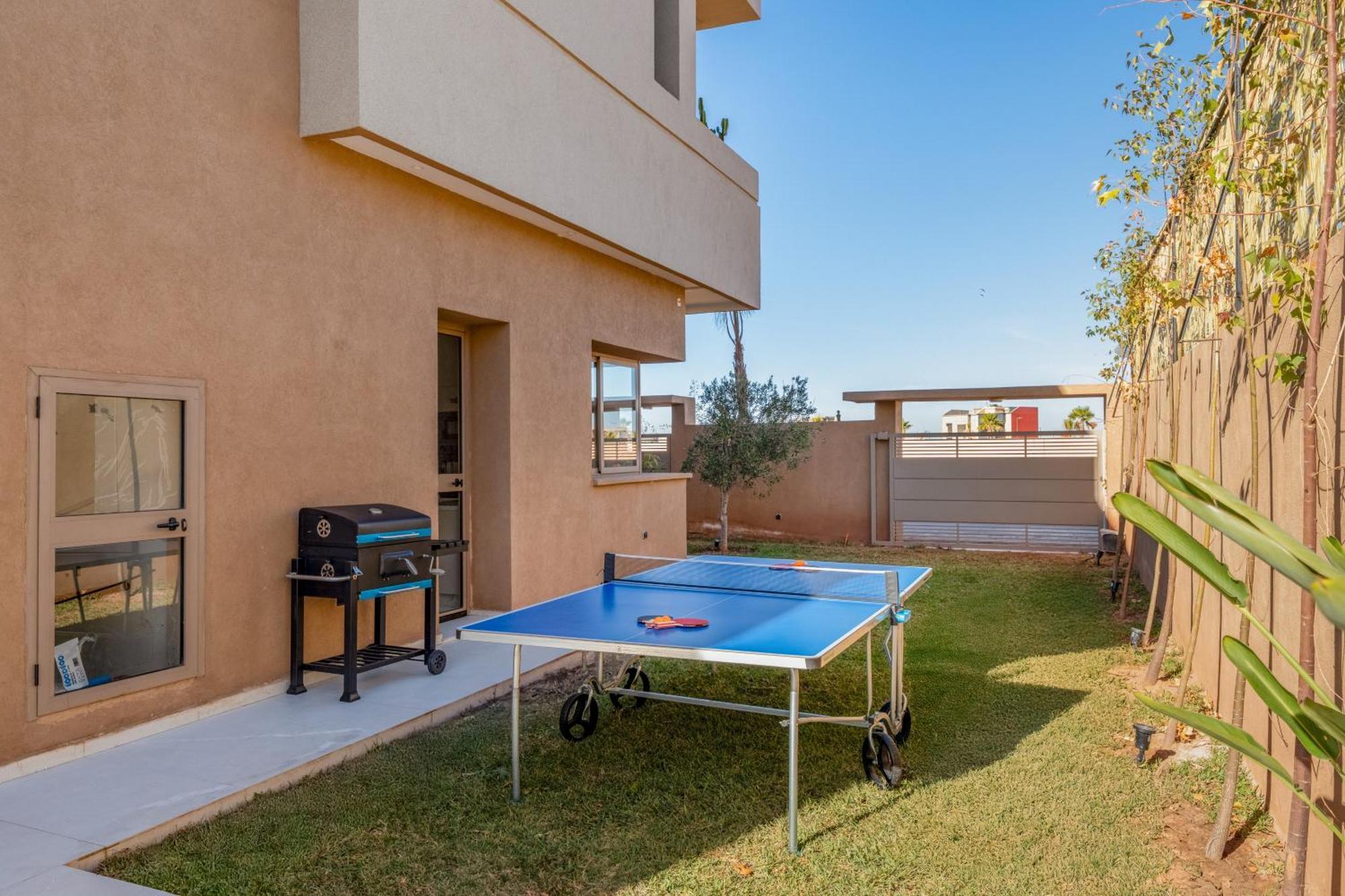 Villa Dar Yas, A 20min Du Centre Avec Piscine Chauffee, Cuisiniere, Chauffeur, Air Hockey, Ping-pong & Jeux De Societe Marrakesh