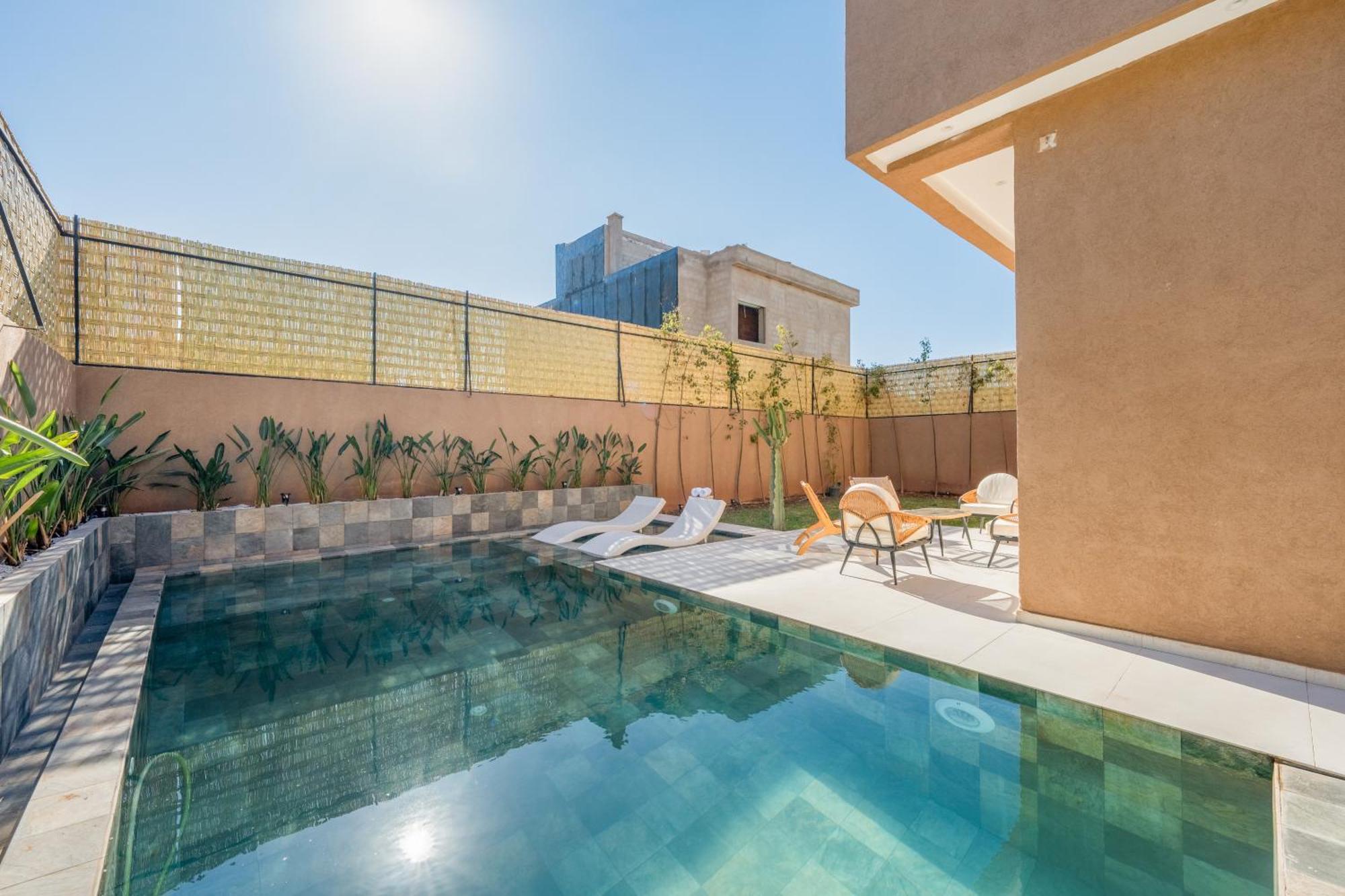 Villa Dar Yas, A 20min Du Centre Avec Piscine Chauffee, Cuisiniere, Chauffeur, Air Hockey, Ping-pong & Jeux De Societe Marrakesh