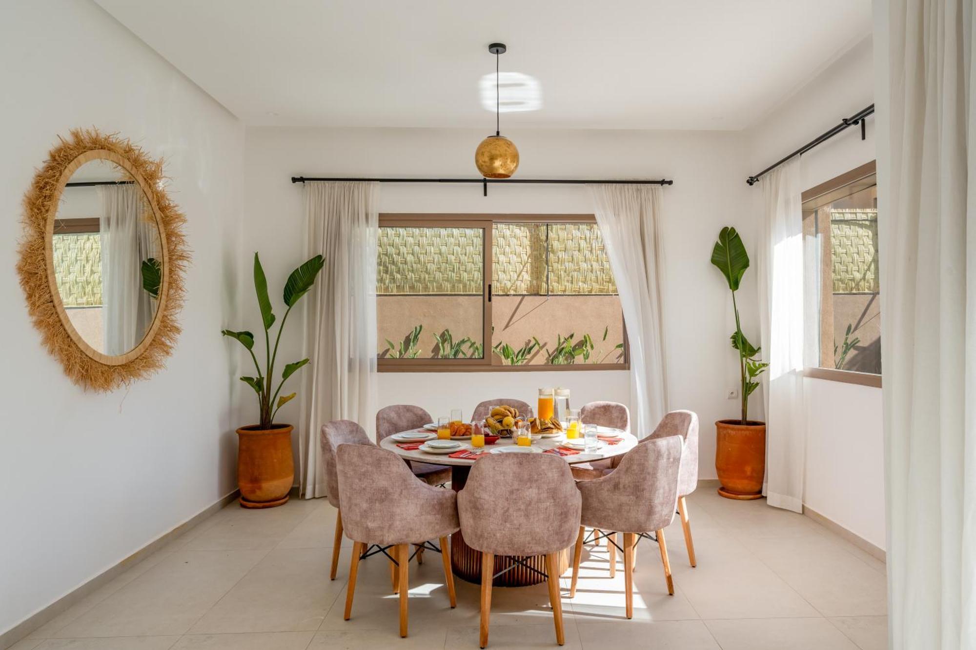 Dar Yas, A 20min Du Centre Avec Piscine Chauffee, Cuisiniere, Chauffeur, Air Hockey, Ping-pong & Jeux De Societe