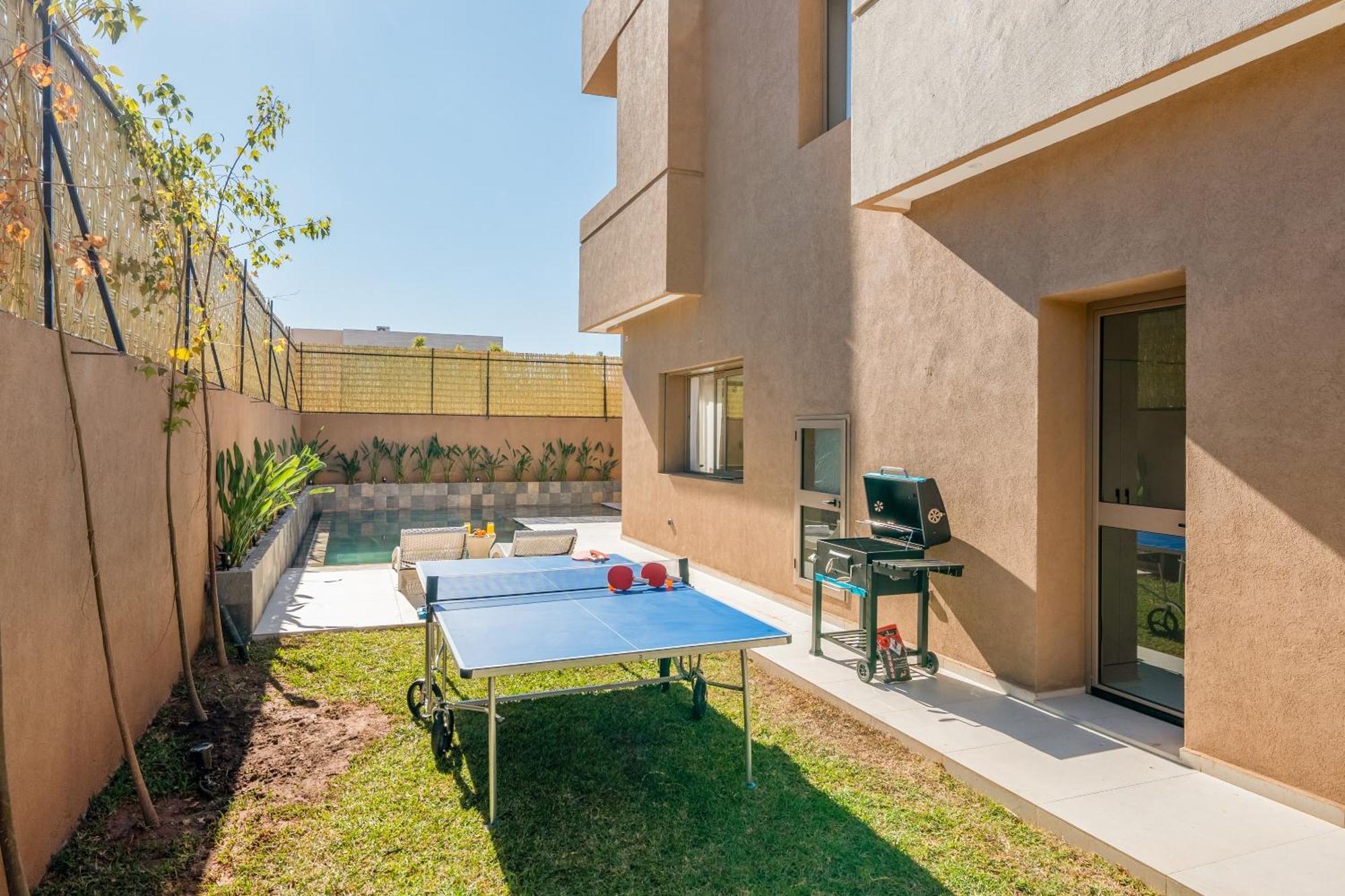 Villa Dar Yas, A 20min Du Centre Avec Piscine Chauffee, Cuisiniere, Chauffeur, Air Hockey, Ping-pong & Jeux De Societe *