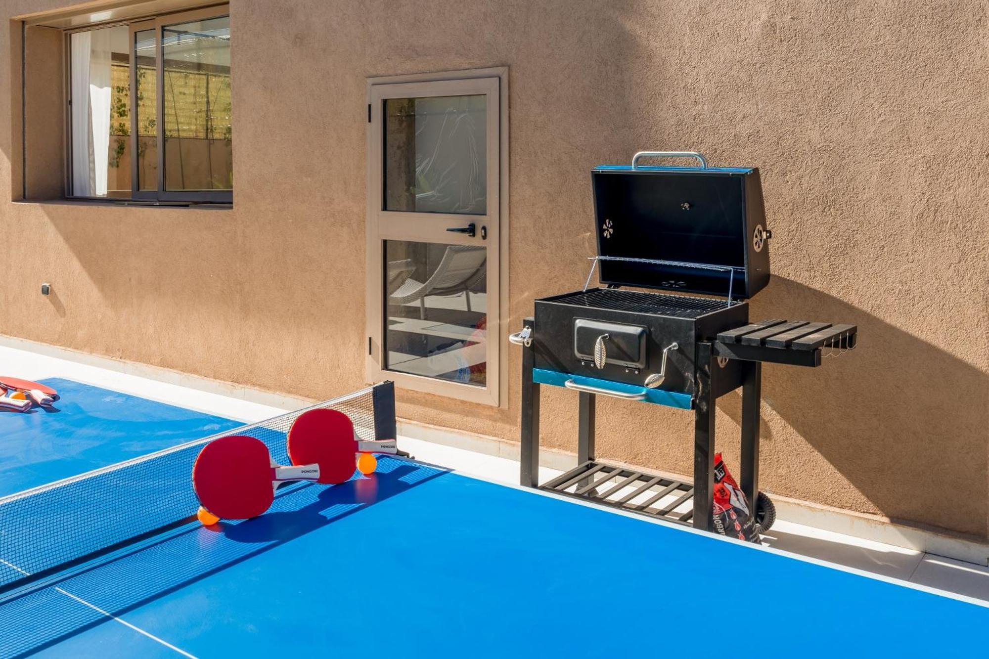 Dar Yas, A 20min Du Centre Avec Piscine Chauffee, Cuisiniere, Chauffeur, Air Hockey, Ping-pong & Jeux De Societe Marrakesh