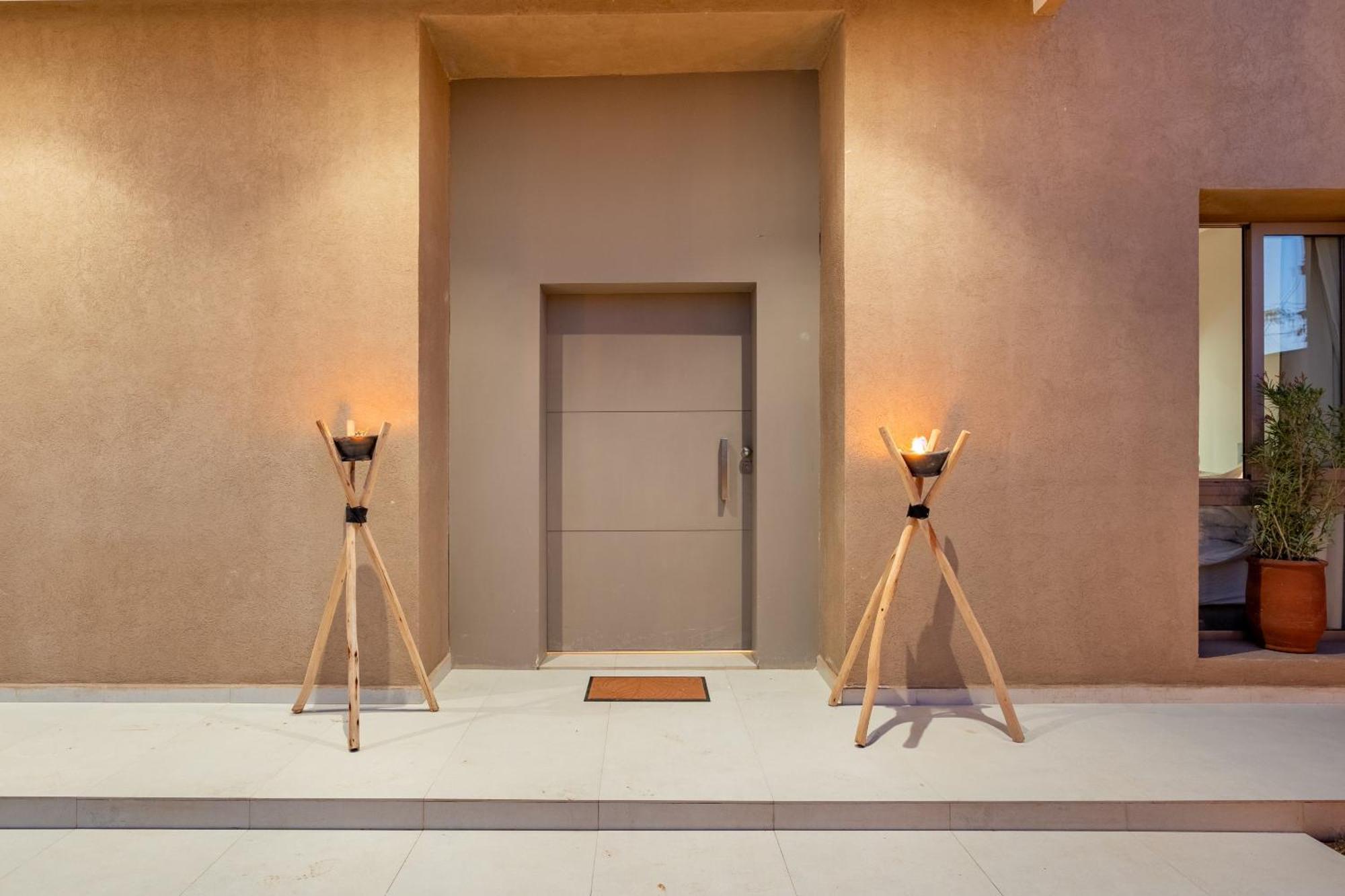 Villa Dar Yas, A 20min Du Centre Avec Piscine Chauffee, Cuisiniere, Chauffeur, Air Hockey, Ping-pong & Jeux De Societe *